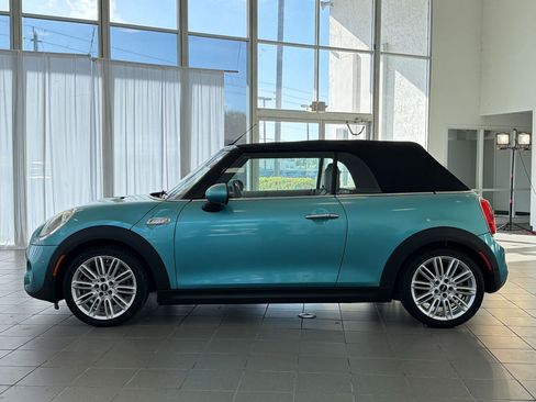 Used 2017 MINI Cooper S image 2