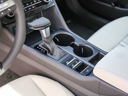 Certified 2025 Hyundai Sonata SE image 20