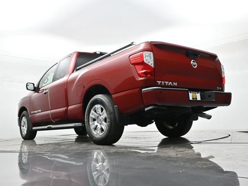 Used 2019 Nissan Titan SV w/ SV Convenience Package RWD image 29