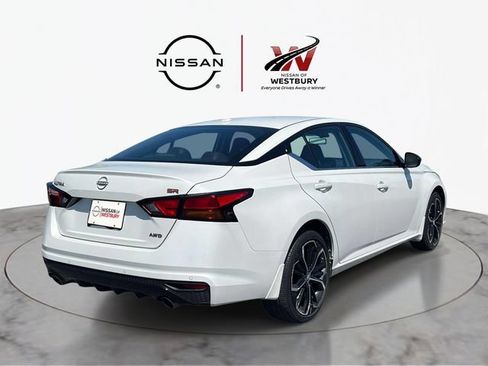 Used 2025 Nissan Altima 2.5 SR AWD/4WD image 6