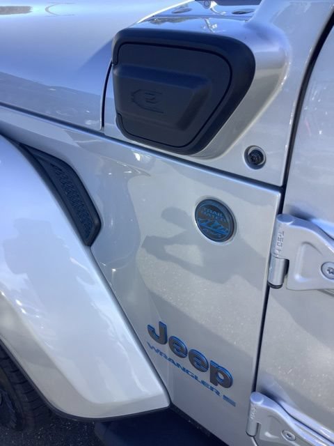 Certified 2024 Jeep Wrangler Unlimited w/ Convenience Group AWD/4WD image 27