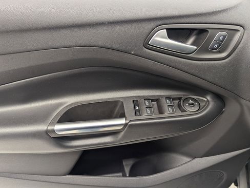 Used 2019 Ford Escape SEL image 10