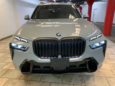 Used 2023 BMW X7 xDrive40i w/ M Sport Package image 2