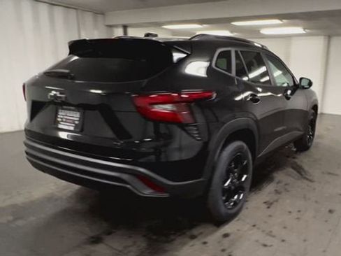 New 2026 Chevrolet Trax LT w/ Driver Confidence Package image 8