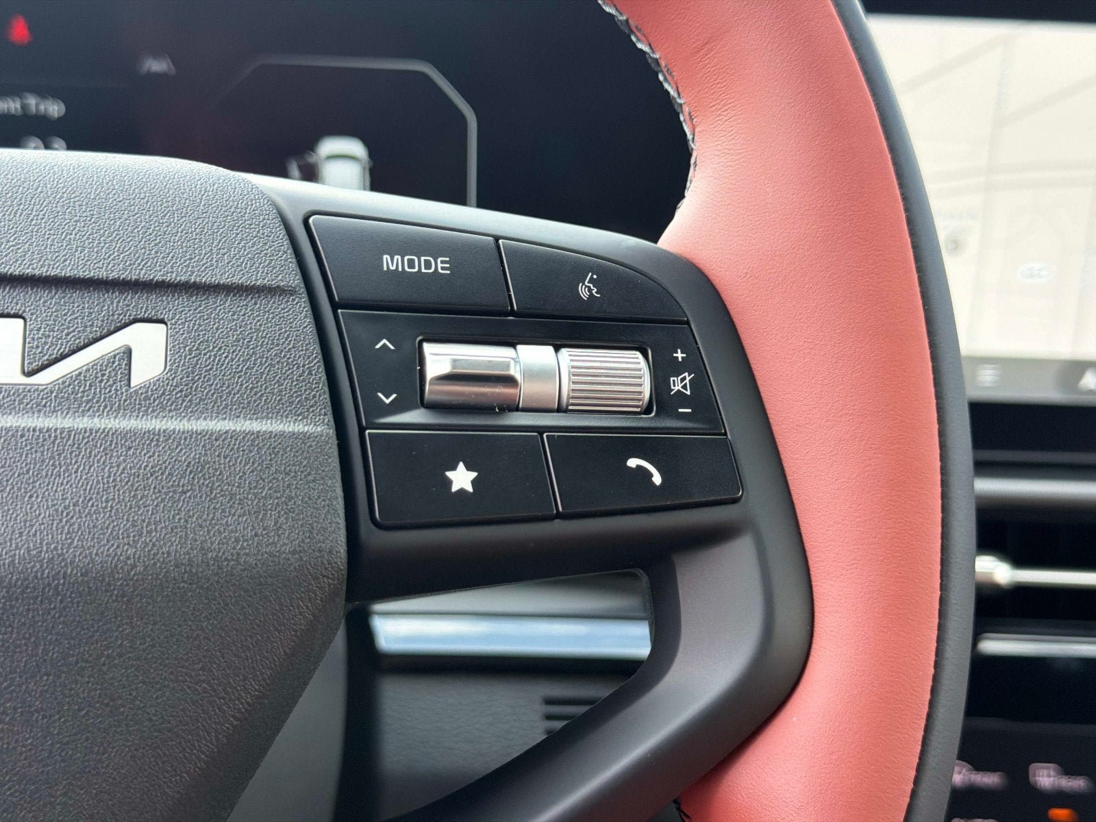 New 2026 Kia Sportage SX FWD image 28