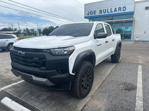 Used 2025 Chevrolet Colorado Trail Boss AWD/4WD image 1