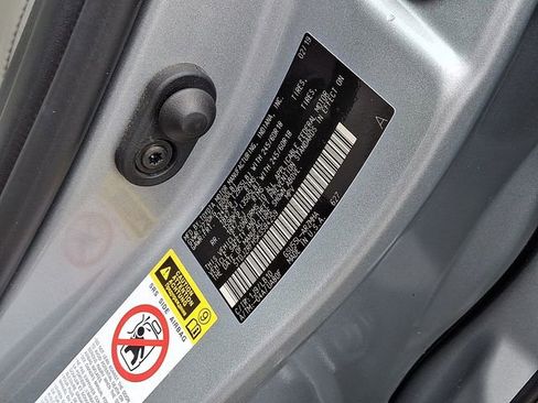 Used 2019 Toyota Highlander XLE image 28