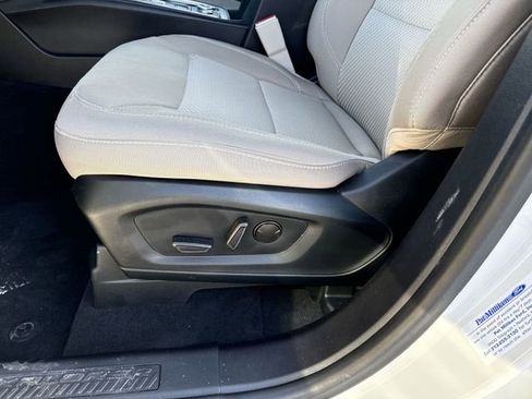 Used 2022 Ford Explorer XLT image 16