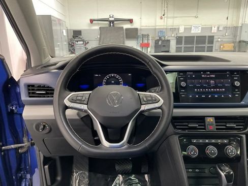 Certified 2023 Volkswagen Taos SE w/ Panoramic Sunroof Package AWD/4WD image 15