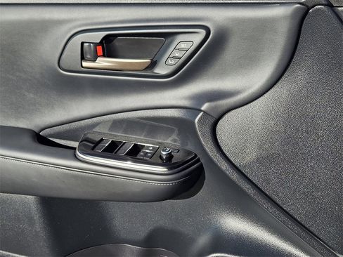 Used 2025 Toyota Crown Platinum image 18