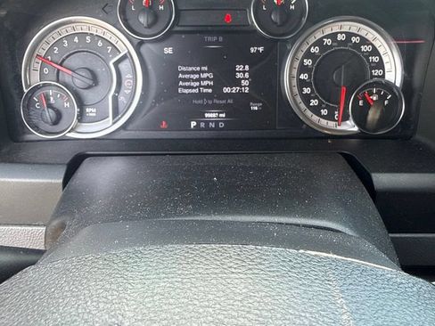 Used 2019 RAM 1500 Classic SLT w/ Luxury Group AWD/4WD image 3