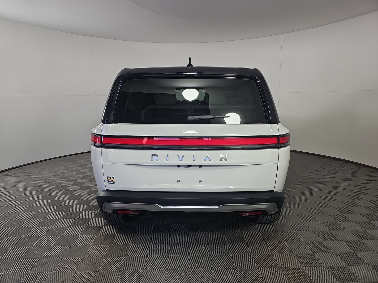 Used 2023 Rivian R1S Adventure Quad AWD/4WD image 4