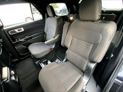 Used 2020 Ford Explorer XLT w/ Comfort Package AWD/4WD image 19