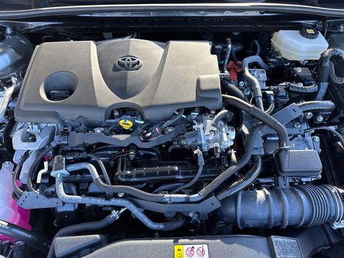 Used 2025 Toyota Camry SE FWD image 10