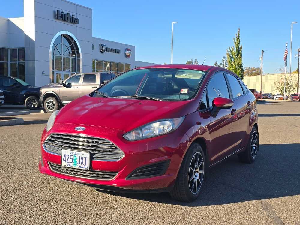 Used 2016 Ford Fiesta SE FWD image 1