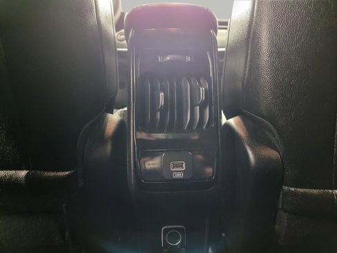 Used 2024 Jeep Compass Latitude w/ Sun and Sound Group AWD/4WD image 23