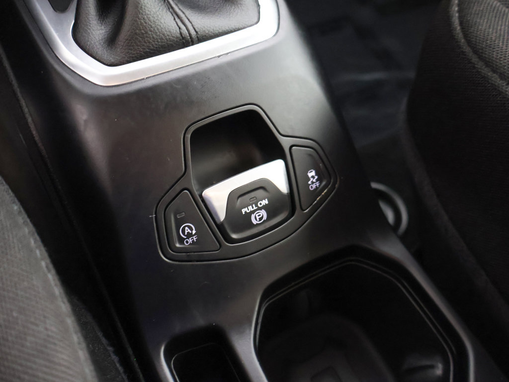 Used 2023 Jeep Renegade Latitude AWD/4WD image 46