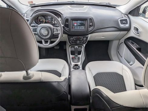 Certified 2021 Jeep Compass Latitude image 26