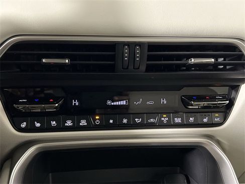 Certified 2024 MAZDA CX-90 Plug-In Hybrid w/ Premium Plus image 17