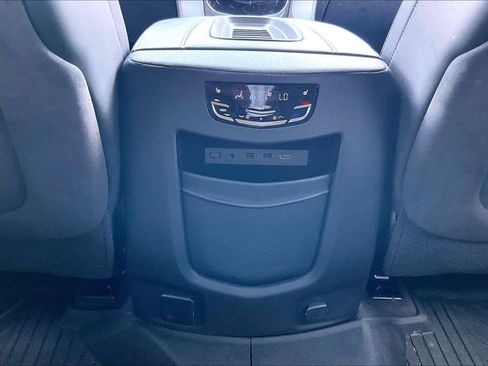 Used 2020 Cadillac Escalade Platinum RWD image 35