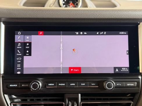 Used 2020 Porsche Macan S w/ Premium Package AWD/4WD image 31