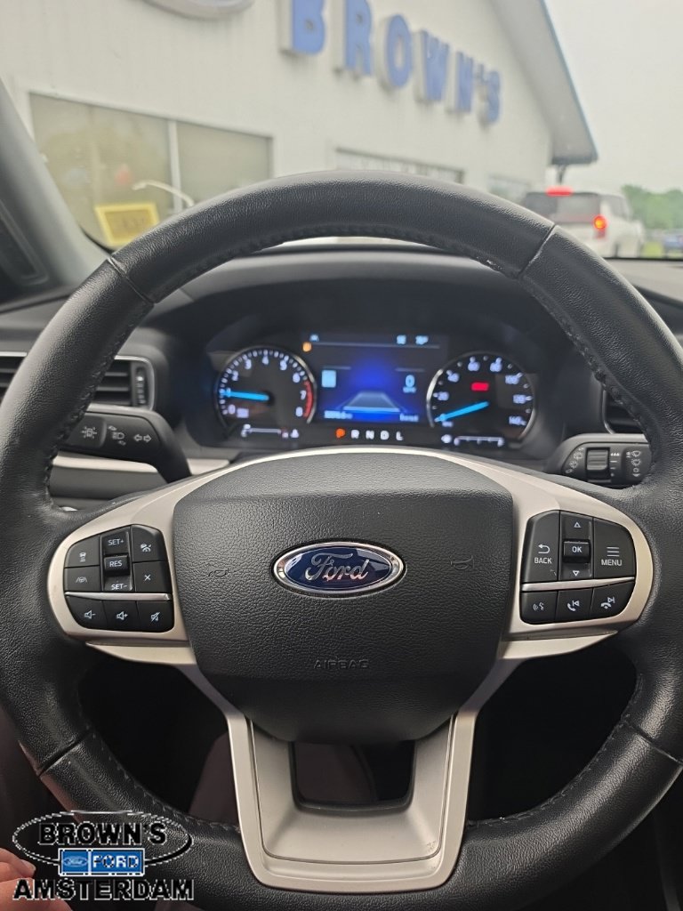 Used 2022 Ford Explorer XLT w/ Equipment Group 202A AWD/4WD image 18