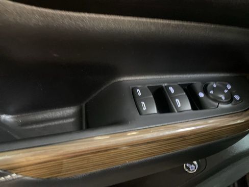 Used 2023 GMC Acadia SLE w/ Driver Convenience Package image 17