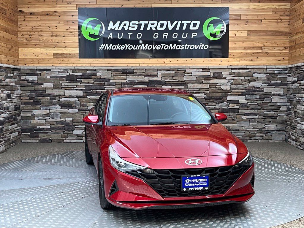 Used 2023 Hyundai Elantra SEL FWD image 3
