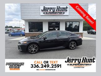 Used 2020 Toyota Camry SE FWD video 1