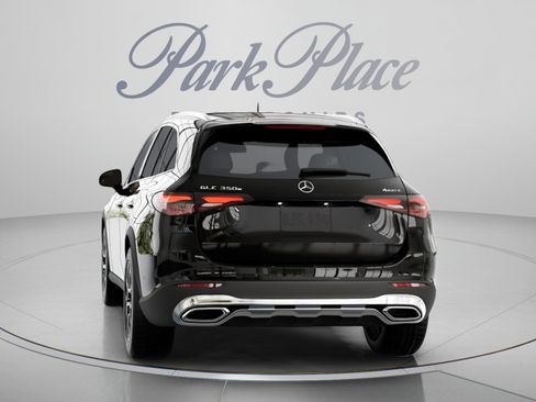 Used 2025 Mercedes-Benz GLC 350e 4MATIC image 16