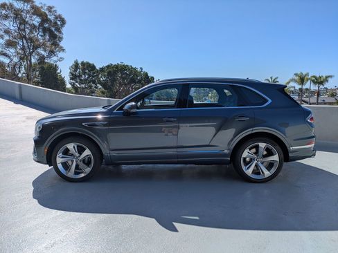 Certified 2025 Bentley Bentayga AWD/4WD image 5