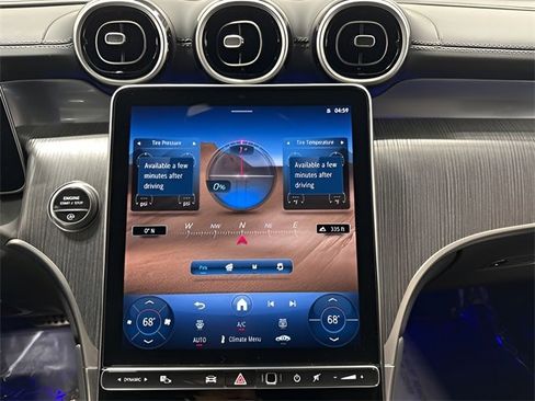 Used 2025 Mercedes-Benz GLC 300 4MATIC image 22