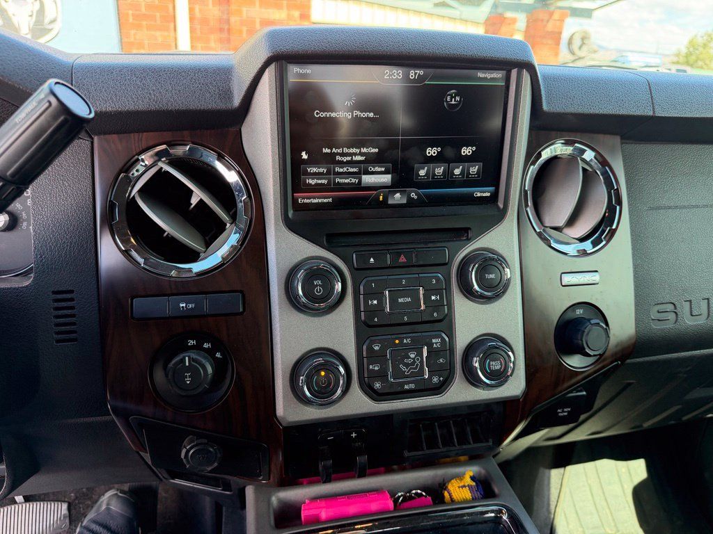 Used 2016 Ford F250 Lariat w/ Lariat Interior Package AWD/4WD image 12