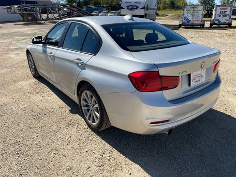 Used 2016 BMW 320i xDrive 320i xDrive Sedan 4D image 3