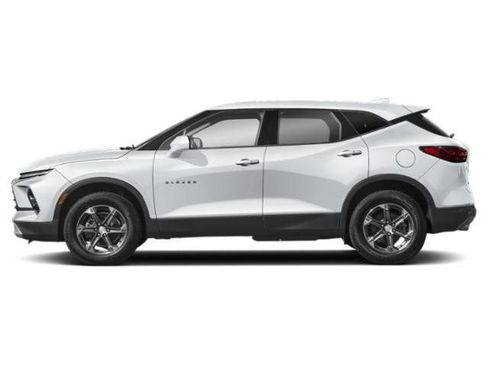 Used 2025 Chevrolet Blazer LT FWD image 3