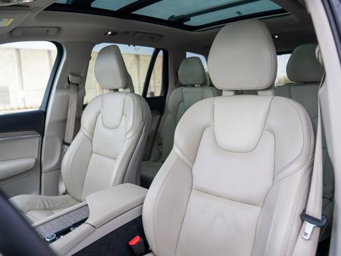 Used 2021 Volvo XC90 T6 Inscription w/ Advanced Package image 5