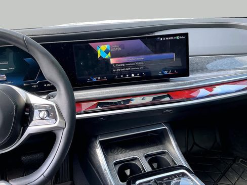 Used 2024 BMW i7 eDrive50 RWD image 6