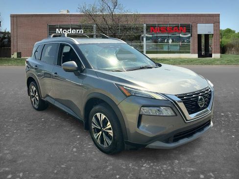 Used 2021 Nissan Rogue SV w/ Premium Package FWD image 5