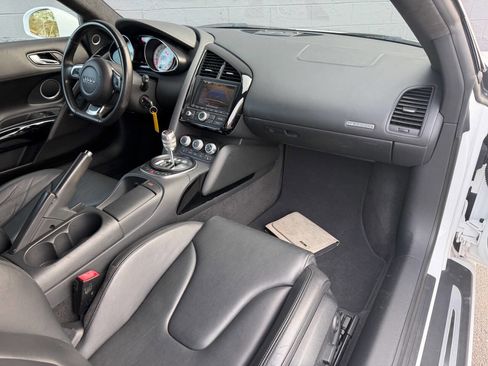 Used 2012 Audi R8 V10 image 2