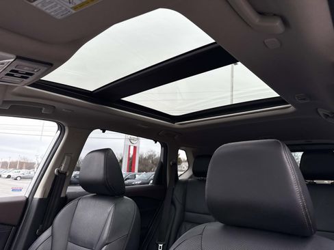 Used 2023 Nissan Rogue Platinum w/ Platinum Premium Package image 9