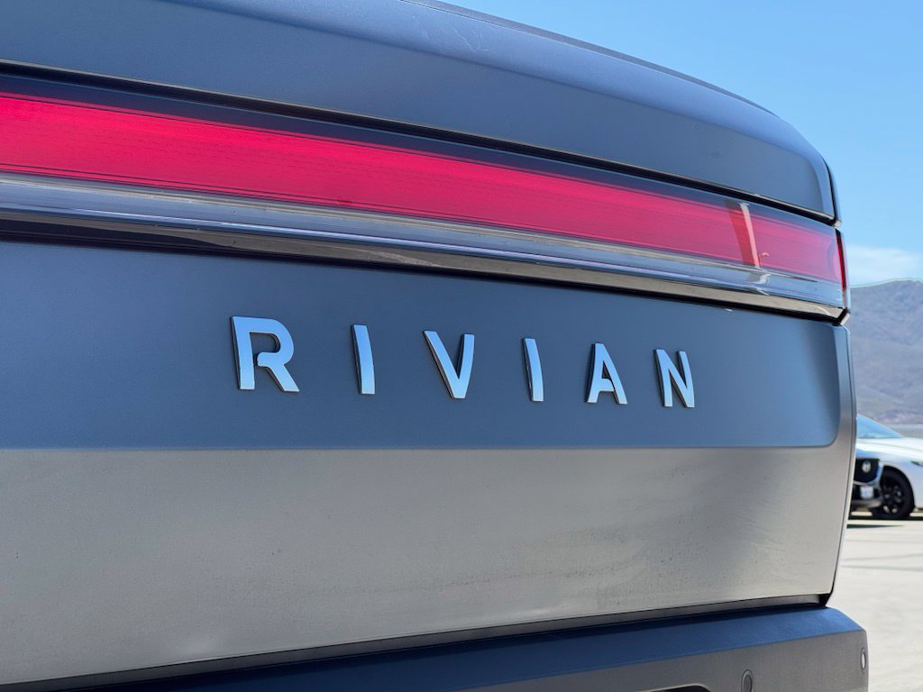 Used 2024 Rivian R1T Adventure Dual AWD/4WD image 24
