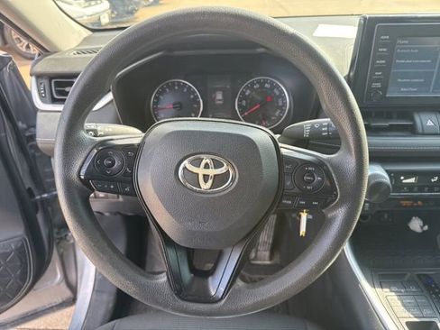 Used 2019 Toyota RAV4 LE image 13