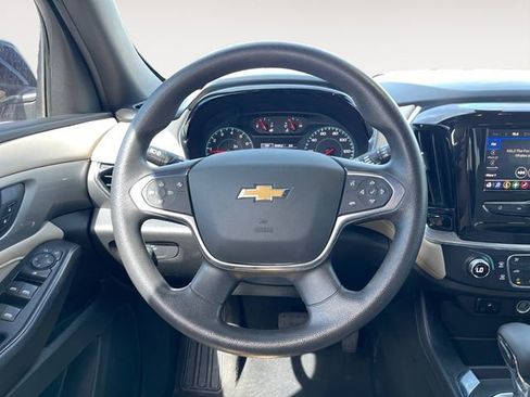 Used 2022 Chevrolet Traverse LS FWD image 12