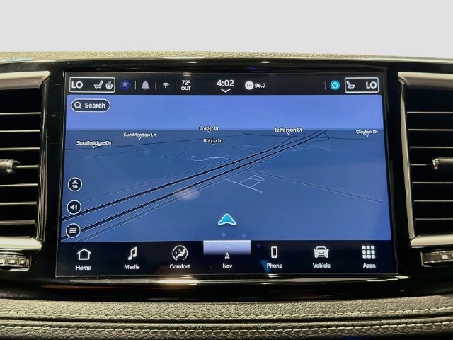 Used 2025 Chrysler Pacifica Limited FWD image 12