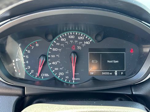 Used 2021 Chevrolet Trax LT w/ LT Convenience Package FWD image 15