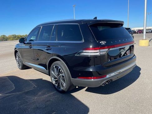 Used 2023 Lincoln Aviator Reserve w/ Equipment Group 201A image 5