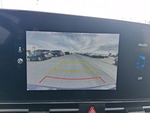 Used 2024 Hyundai Elantra SEL image 27