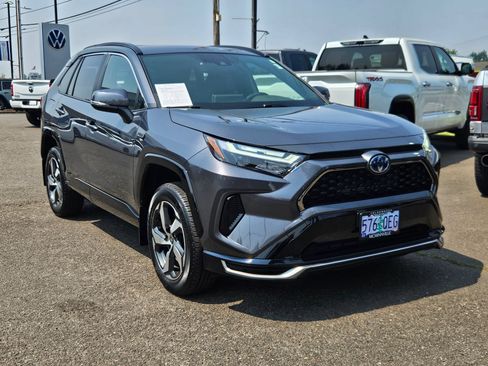 Used 2024 Toyota RAV4 SE w/ Weather & Moonroof Package AWD/4WD image 7
