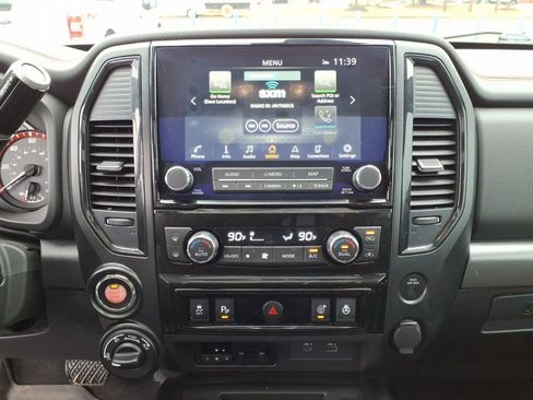 Used 2024 Nissan Titan PRO-4X w/ Pro-4x Convenience Package image 13