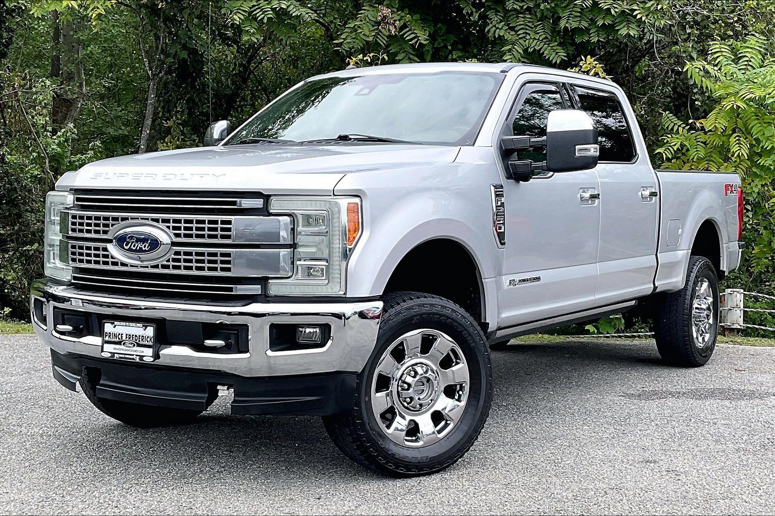 Certified 2017 Ford F250 Platinum w/ Platinum Ultimate Package AWD/4WD image 3